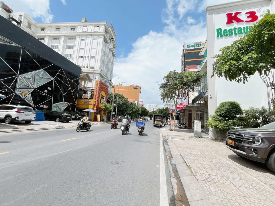 Mặt tiền kinh doanh Đường Tân Sơn Nhì, Quận Tân Phú 80m² giá 30 triệu - Vị trí đắc địa cho mọi loại hình kinh doanh!