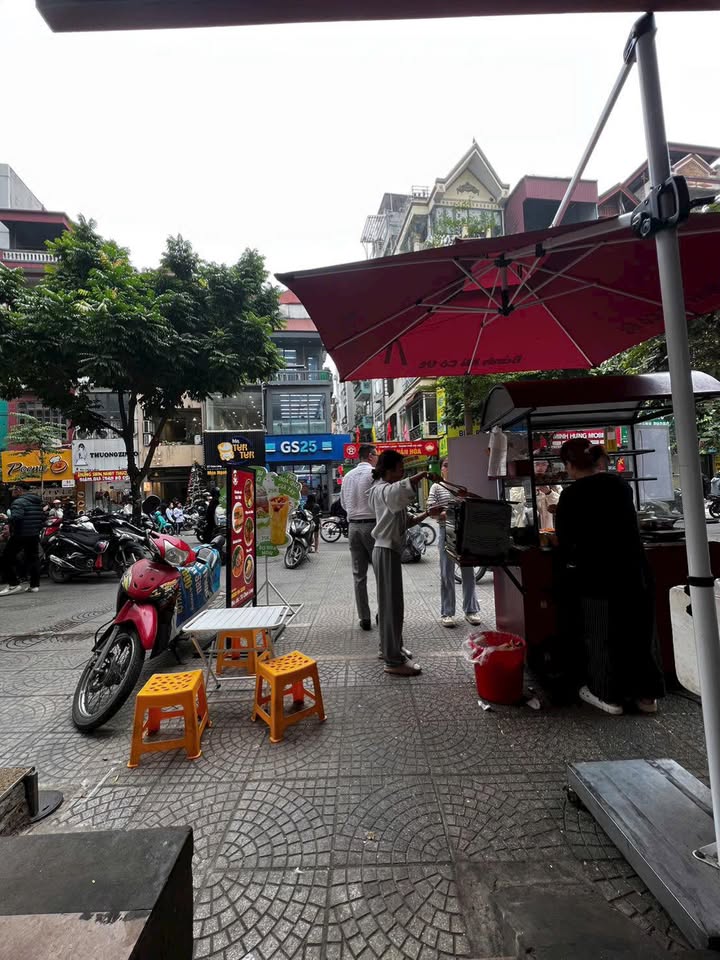 Cho thuê mặt phố Ngụy Như Kon Tum 60m² - Kinh doanh sầm uất, vị trí đắc địa!