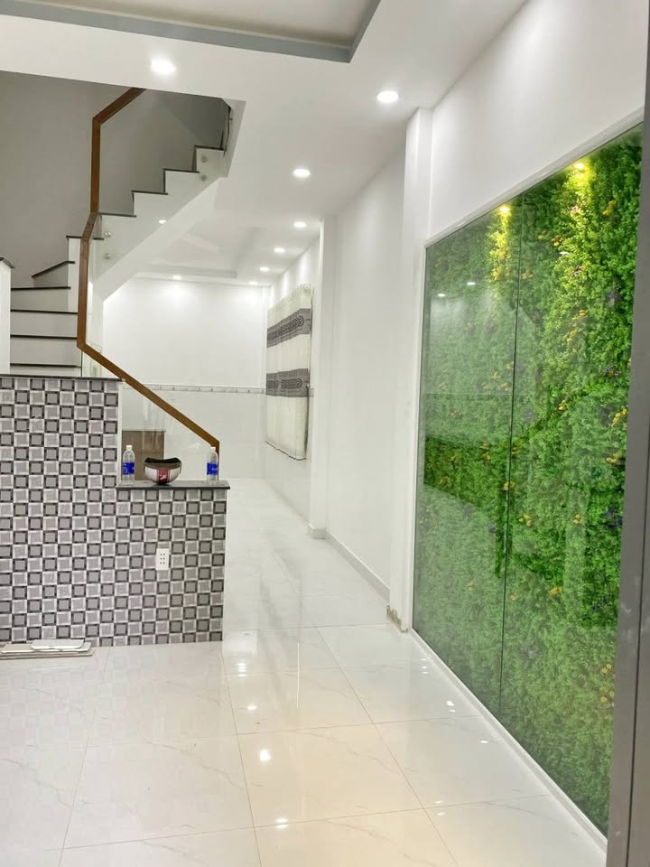 Nhà góc 2 mặt thoáng tại Phú Nhuận 38.4m² giá chỉ 6.9 tỷ - Cơ hội hiếm có!