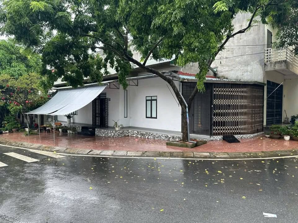 Nhà cấp 4 2 mặt tiền đường Ca Văn Thỉnh, TP Lào Cai 100m² giá 3 tỷ - Chính chủ bán gấp!