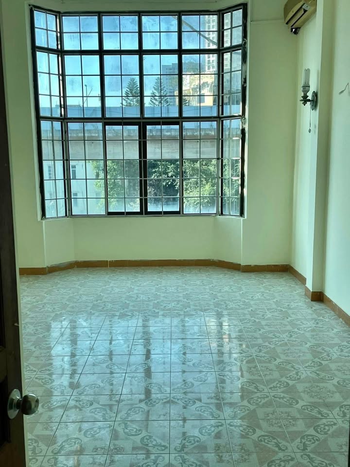 Cho thuê mặt bằng kinh doanh phố Quang Trung, Hà Đông 28m² giá 25 triệu - Vị trí đẹp, đông khách!