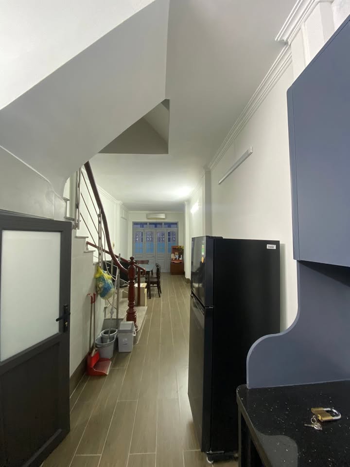 Nhà cho thuê Hoàng Hoa Thám, Ba Đình, 40m² - Đầy đủ nội thất, phù hợp cho nhóm nữ!