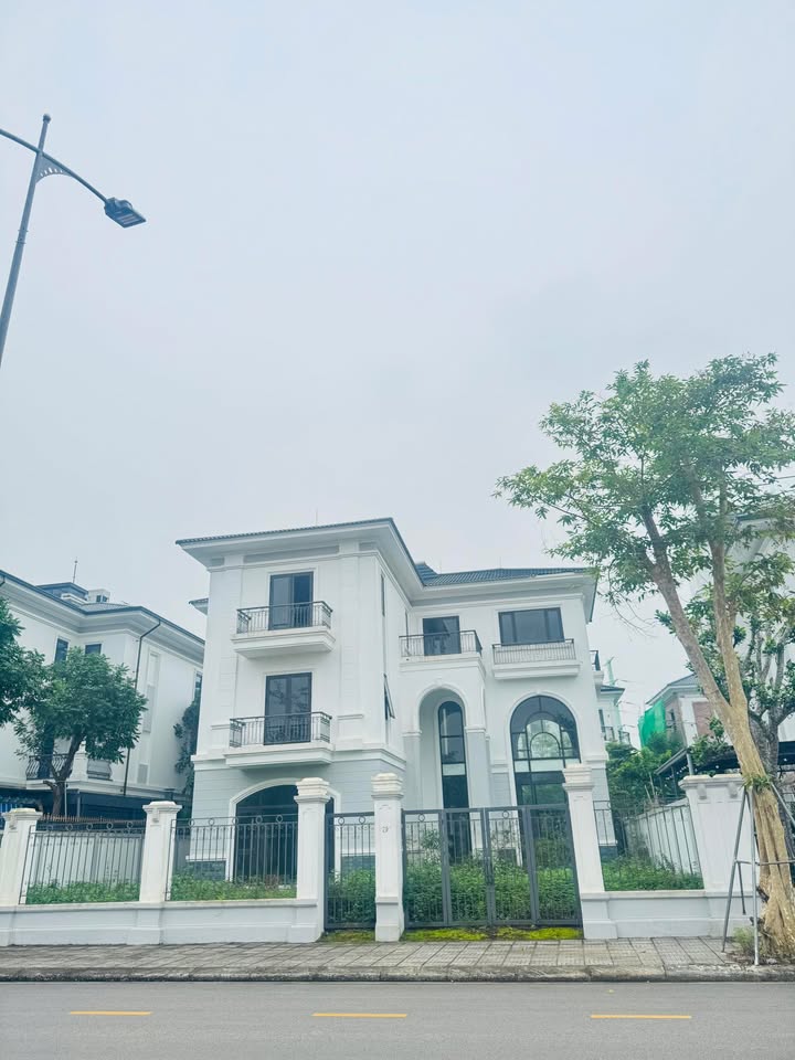 Bán căn Townhouse tại Vinh Heritage 500m² giá 6.486 tỷ - Hướng Đông tứ mệnh, cảnh quan tuyệt đẹp!