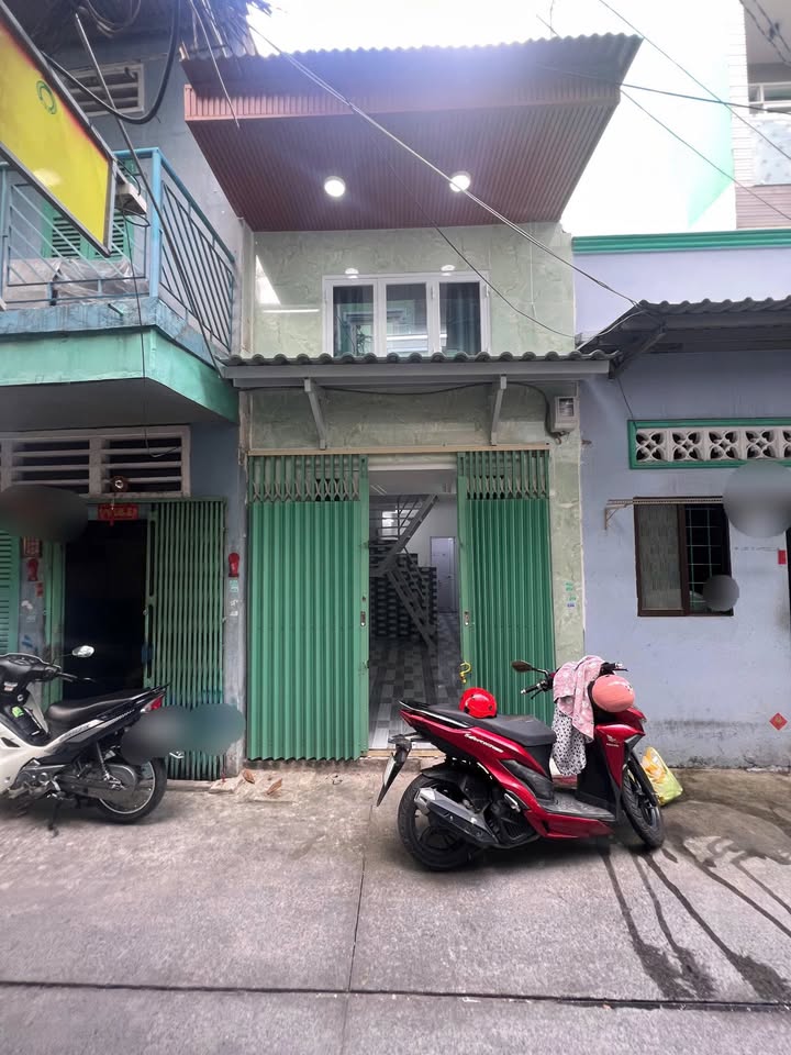 Nhà phố Lò Siêu Q11 17m² giá 2.68 tỷ - Sổ hồng riêng, hẻm thông thoáng!