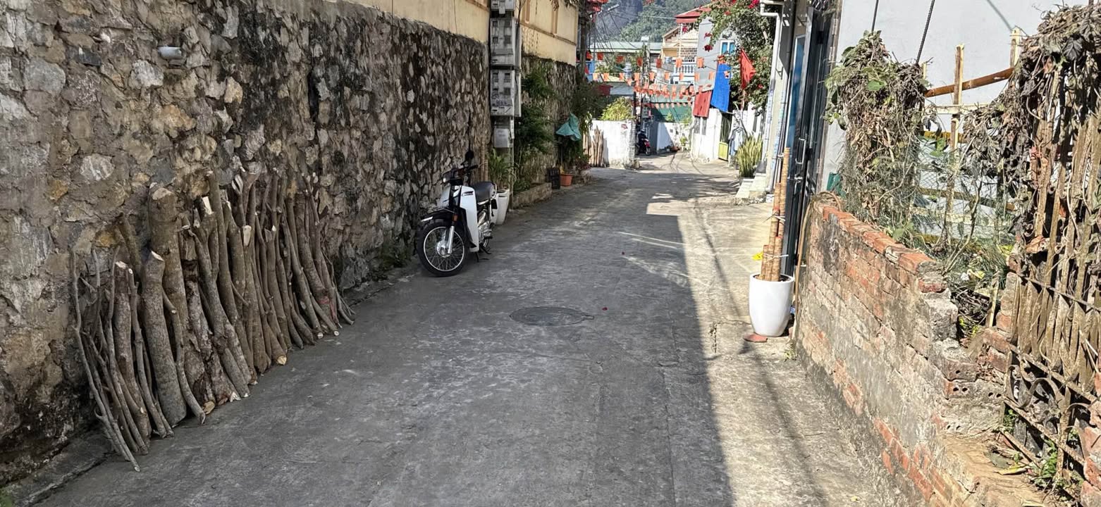 Đất thổ cư Tô Hiệu Sơn La 100m² giá 590 triệu - Ô tô vào tận nơi!