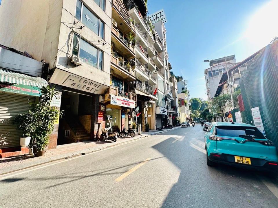 Mặt tiền FrontHouse phố Cửa Bắc, Ba Đình, 78m² giá 56.5 tỷ - Kinh doanh sầm uất!