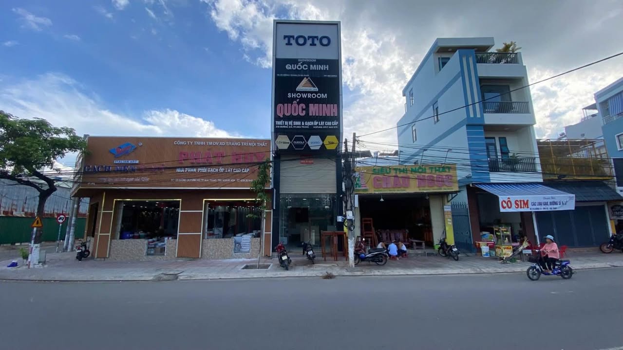 Nhà mặt tiền cho thuê đường 2/4 Nha Trang 130m² - Kinh doanh sầm uất!