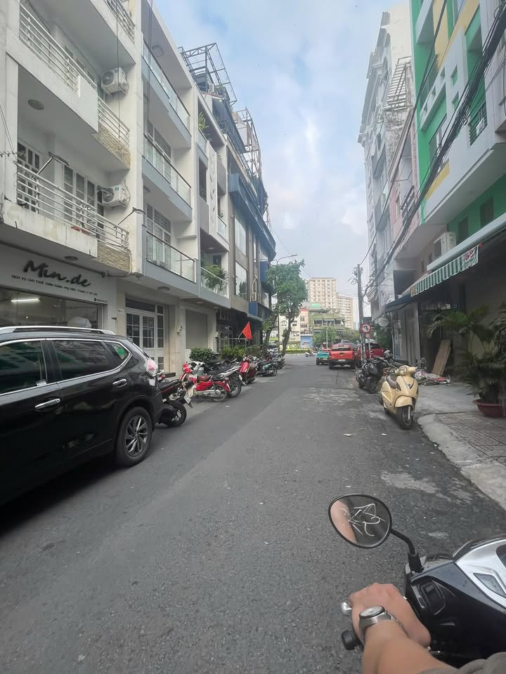 Nhà mặt tiền Phan Xích Long, Phú Nhuận 64m² giá 22 tỷ - Đầu tư sinh lời ngay!