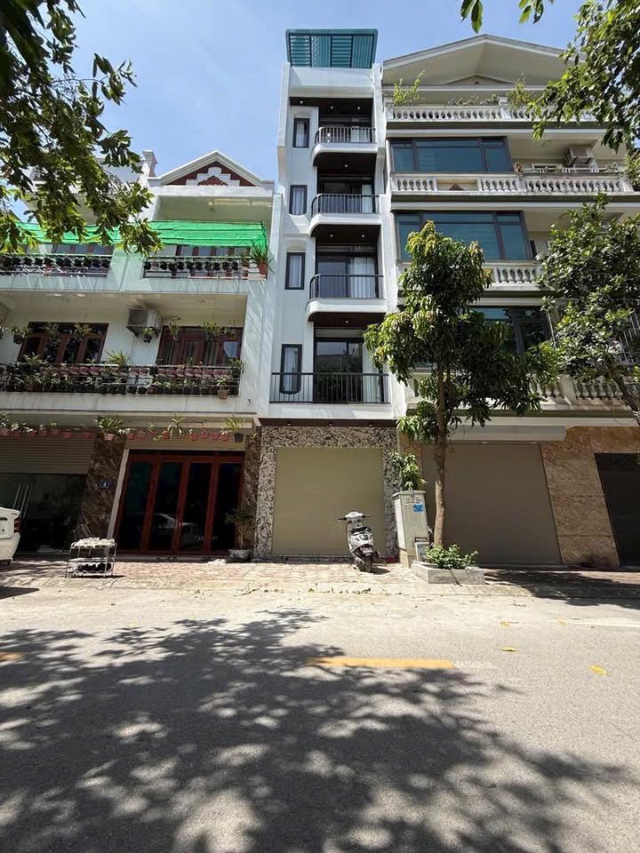 Nhà phố TDC Thạch Bàn Long Biên 50m² giá 17 tỷ - Đầu tư sinh lời ngay!