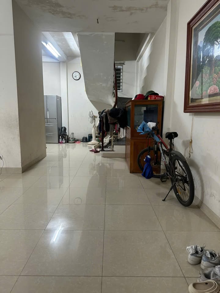 Nhà đẹp Tứ Liên 42m² giá 11 tỷ - An sinh đỉnh, giao thông thuận lợi!