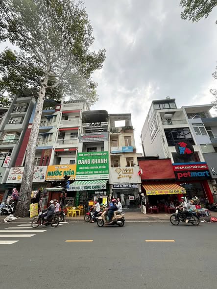 FrontHouse Nguyễn Trãi, Quận 5, 112m² giá 69 tỷ - Đầu tư sinh lời ngay!