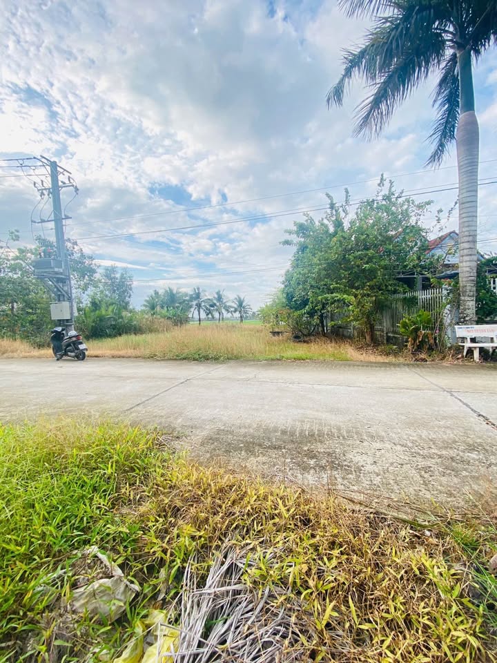 Bán đất mặt tiền Phan Văn Hớn, Rạch Giá 8500m² - Cơ hội đầu tư tuyệt vời!