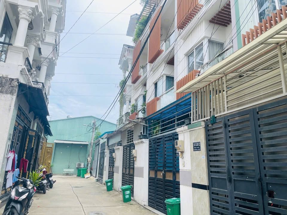 Đất Linh Đông Thủ Đức 60m² giá 5.8 tỷ - Vị trí đắc địa, tiện ích đầy đủ!