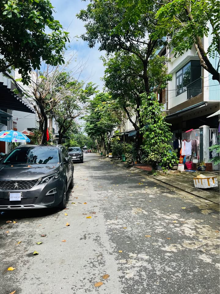 Nhà 2 Tầng Đường Ca Văn Thỉnh, Hải Châu, Đà Nẵng, 75m² - Vị trí đắc địa, giá tốt!