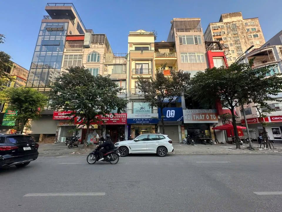 Nhà mặt phố Nguyễn Phong Sắc, Cầu Giấy 50m² giá 33.5 tỷ - Đầu tư sinh lời cao!
