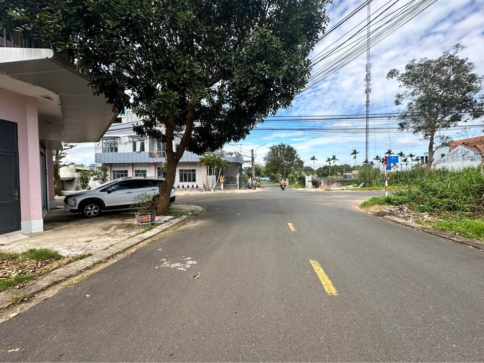 Bán gấp FrontHouse mặt tiền Lương Thê Vinh, Bảo Lộc - Diện tích 114m², giá 4.9 tỷ!