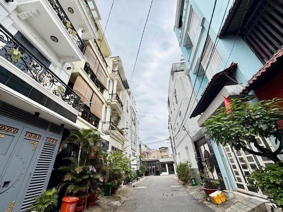 Nhà phố 4 tầng Thủ Đức 80m² giá 7.68 tỷ - Ô tô ngủ nhà, khu VIP!