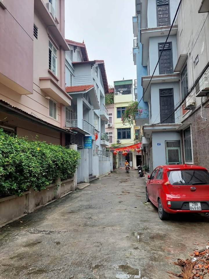 Nhà 4 tầng Đức Giang 58m² giá 5 tỷ - Ô tô đỗ cửa, full nội thất!