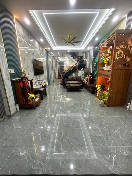 Nhà phố Dĩ An 81m² giá 4 tỷ - Thiết kế thoáng mát, gần chợ!