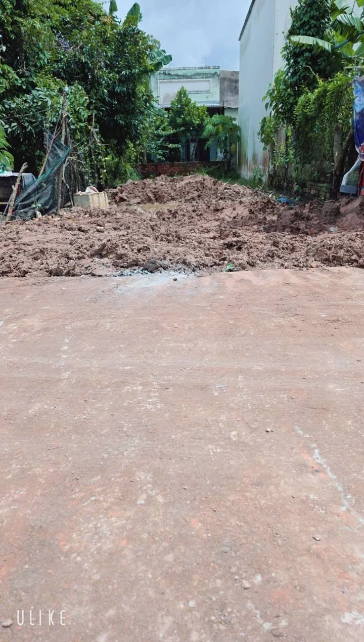 Đất nền mặt tiền 5x20m tại Mỹ Hạnh Nam, Đức Hòa - Giá chỉ 900 triệu, sổ hồng riêng!