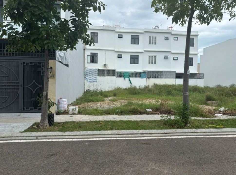 Đất nền Vĩnh Thái Nha Trang 100m² giá 5.4 tỷ - Đường thông rộng 12m