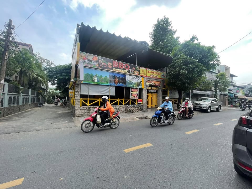 Mặt bằng cho thuê góc 2 mặt tiền Thủ Đức 350m² - Kinh doanh các ngành nghề!