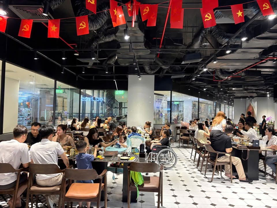 Nhà hàng mặt tiền 3 mặt 300m² tại Lê Chân, Hải Phòng - Sang nhượng gấp!