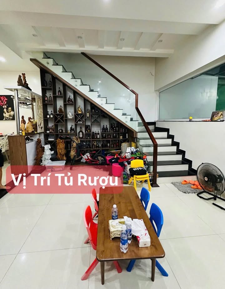 Nhà 2 tầng mặt tiền Nguyễn Thị Lài, 117m², giá 7.3 tỷ - Địa điểm đắc địa tại Huế!