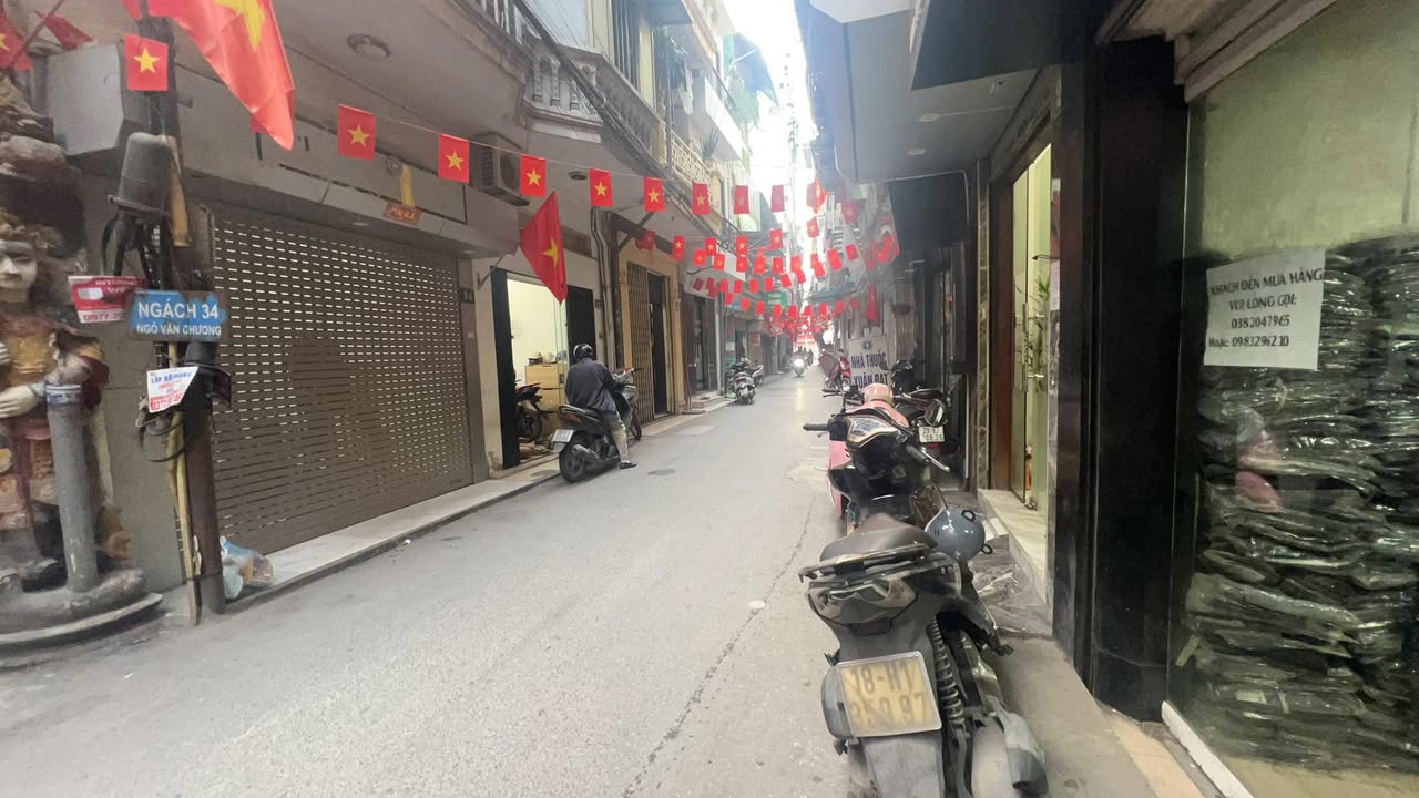 Bán đất tặng nhà 3 tầng Đống Đa 70m² giá 15.8 tỷ - Kinh doanh đắc địa!