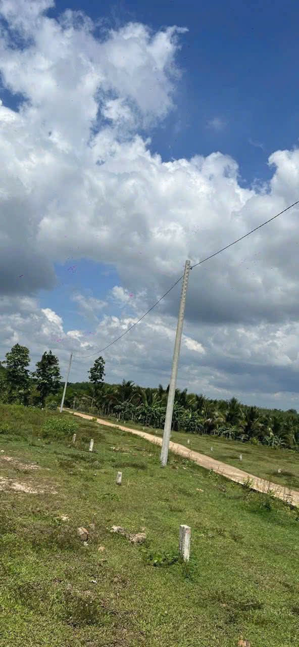 Đất nền Lộc Hưng 750m² giá chỉ 360 triệu - Sổ đỏ cầm tay ngay!