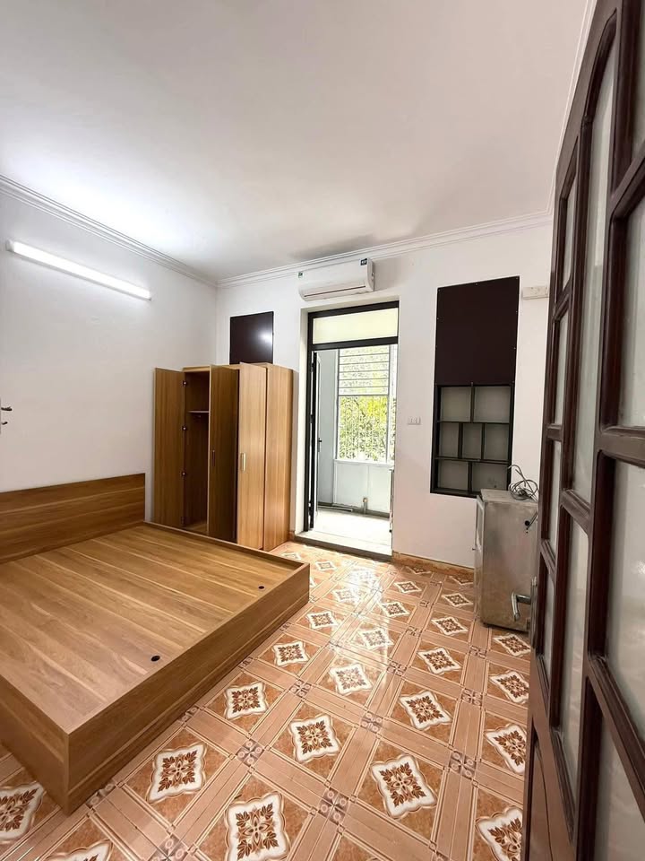 Cho thuê phòng 45m² tại Nguyễn Văn Cừ - Giá 6 triệu, phòng đẹp, thoáng mát!