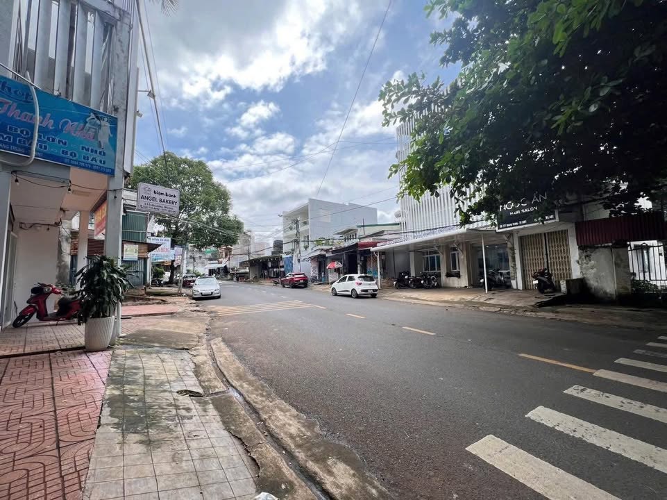 Mặt bằng cho thuê Quang Trung Buôn Ma Thuột 90m² giá 7.5 triệu - Kinh doanh sầm uất!