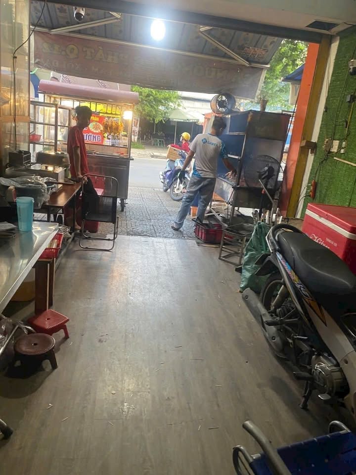 Nhà mặt tiền Nguyễn Ảnh Thủ, Quận 12, 48m² - Kinh doanh sầm uất, chỉ 10 triệu/tháng!