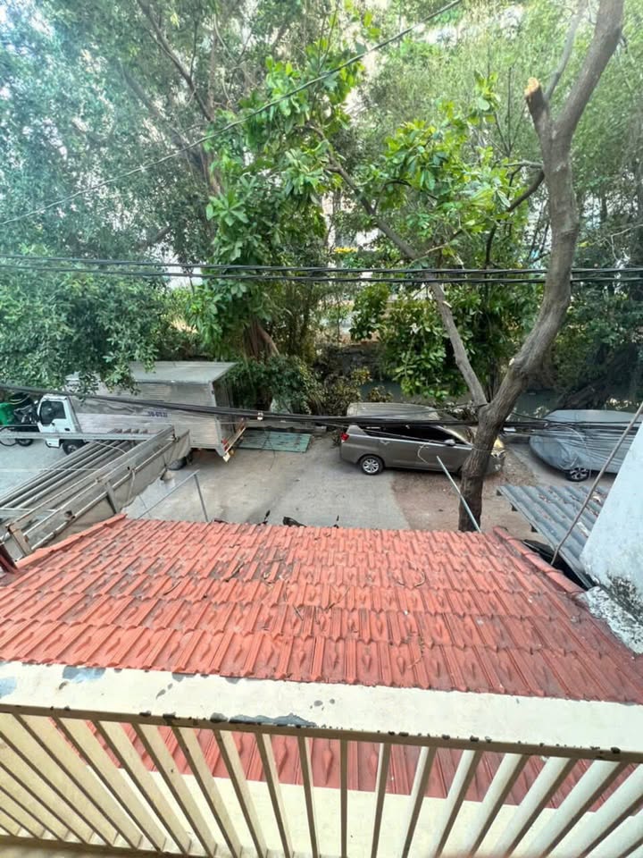 Nhà cho thuê hẻm xe tải đường Phan Huy Ích, Tân Bình 80m² - Giá 11 triệu/tháng, gần chợ và trường học!