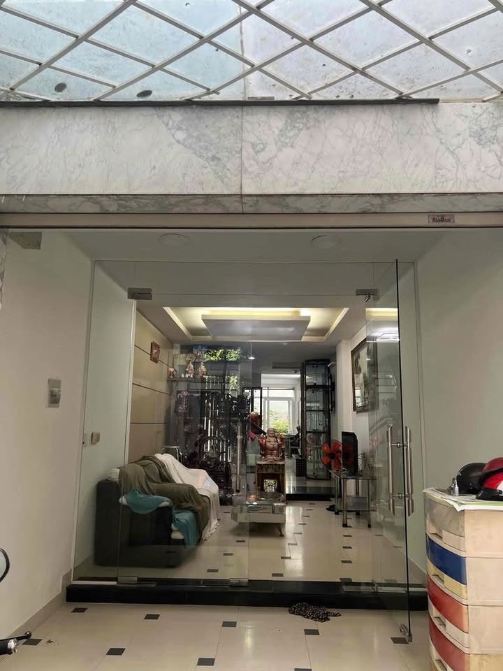 Nhà cho thuê đường Cộng Hòa, quận Tân Bình, 136m² - Phù hợp làm văn phòng, kinh doanh!