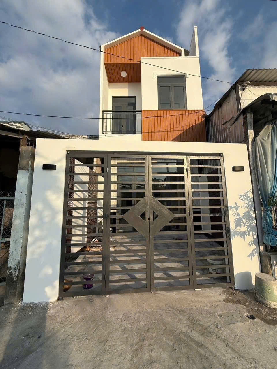 Bán nhà mặt tiền bờ kè cái sơn 85m² giá 3.95 tỷ - Nội thất cao cấp, chính chủ!