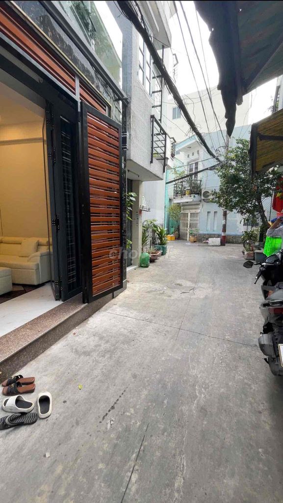 Nhà Đẹp Âu Dương Lân Quận 8 - 40m² giá 5.95 tỷ - Sẵn sàng ở ngay!