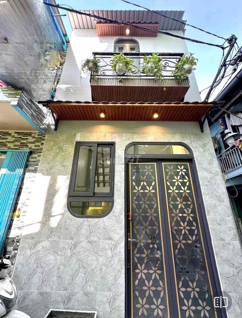 Nhà đẹp Dã Tượng Quận 8 16m² giá 2.38 tỷ - Full nội thất, vị trí thuận lợi!