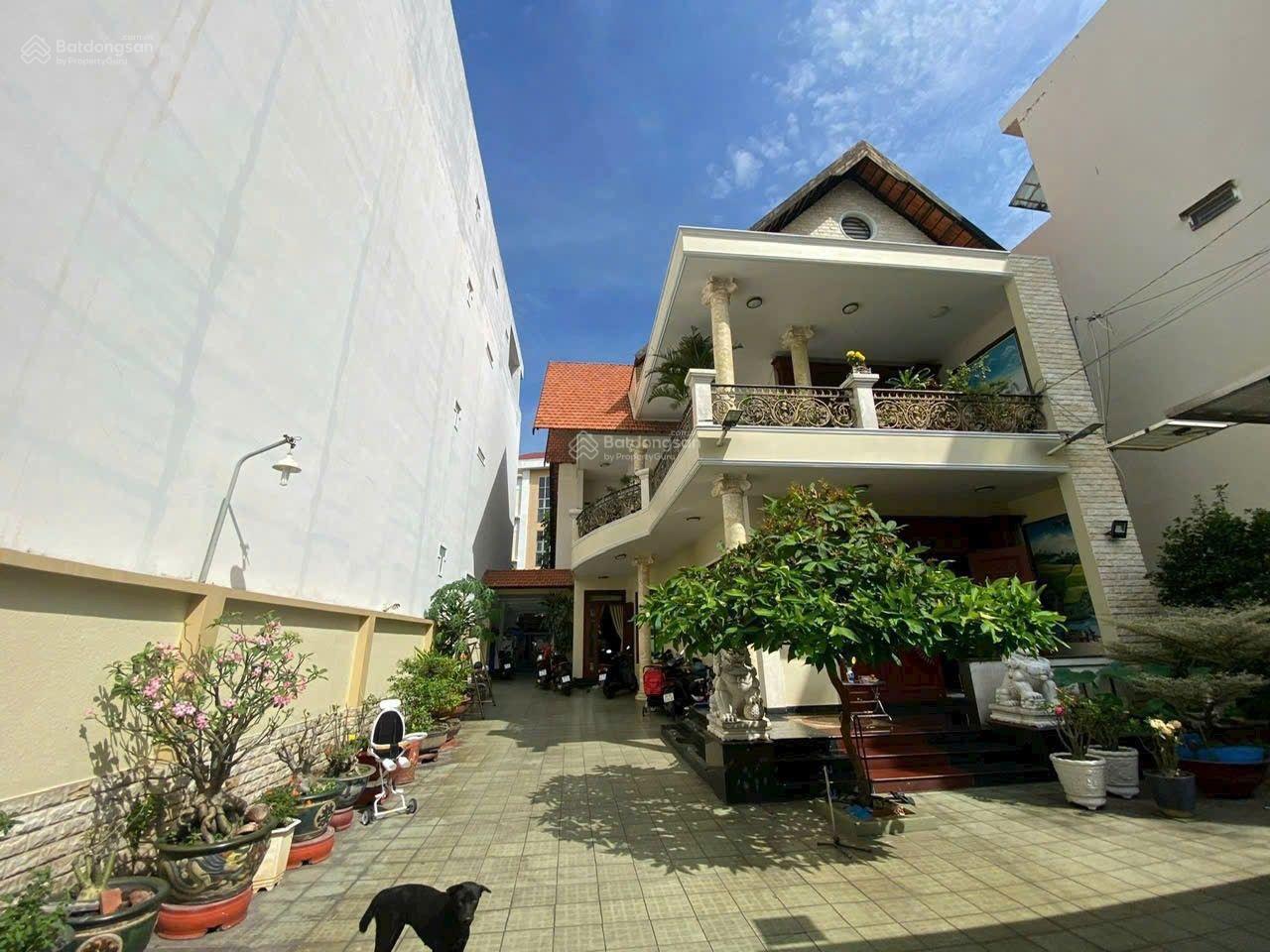 Biệt thự mặt tiền Tân Sơn Nhì 550m² giá 51 tỷ - Đầu tư sinh lời đỉnh cao!