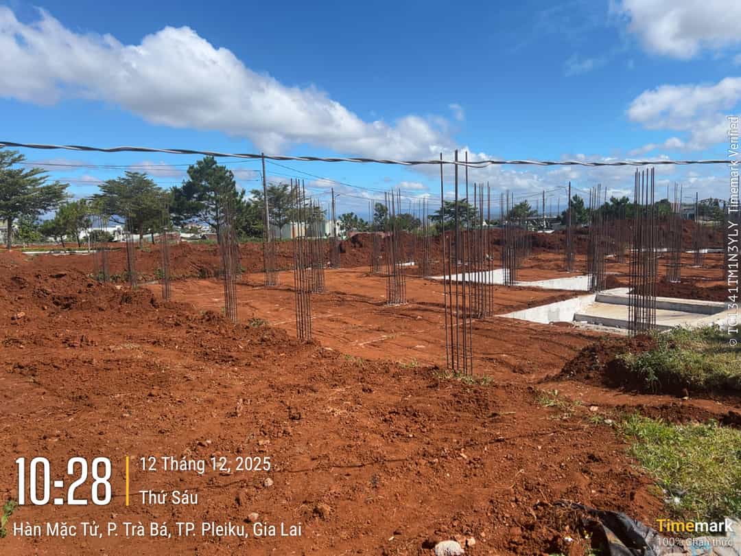 Nhà liền kề phố Lý Nam Đế, Gia Lai 110m² giá 4.2 tỷ - Sổ hồng chính chủ, xây dựng kiên cố!