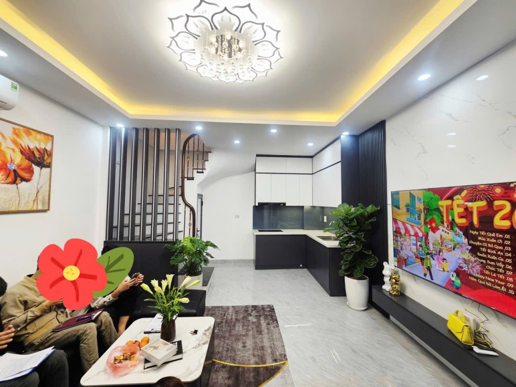 Nhà đẹp Quận Thanh Xuân 36m² giá 10.5 tỷ - Thiết kế sang trọng, hai mặt thoáng!