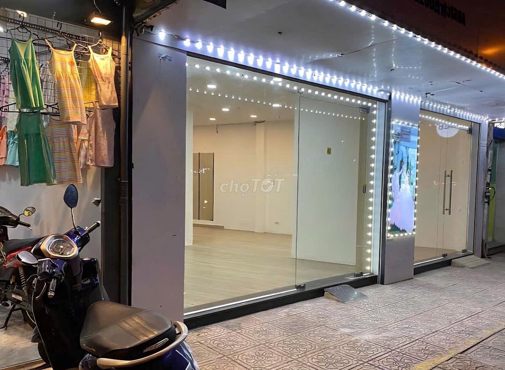 Nhà cho thuê mặt tiền 2B Bàu Cát 2, Q.Tân Bình 160m² - Vị trí kinh doanh sầm uất!