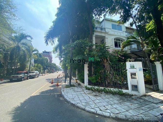 Biệt thự Hưng Thái 2, Quận 7, 162m² chỉ 33 triệu/tháng - Giá tốt nhanh chóng!