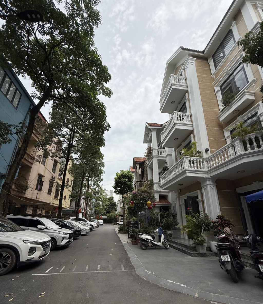 Biệt thự lô góc Cầu Bươu 100m² giá 28.5 tỷ - Kinh doanh tiện lợi!