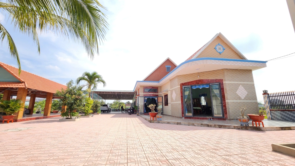 Bán nhà vườn siêu đẹp 4000m² xã Đức Lập Thượng, Đức Hòa, Long An giá 9 tỷ - Sổ hồng chính chủ!