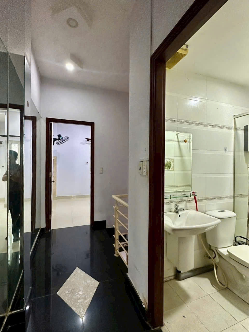 Nhà 2 Tầng Nguyễn Hữu Cảnh 90m² giá 6.9 tỷ - Vị trí trung tâm, gần Metro!