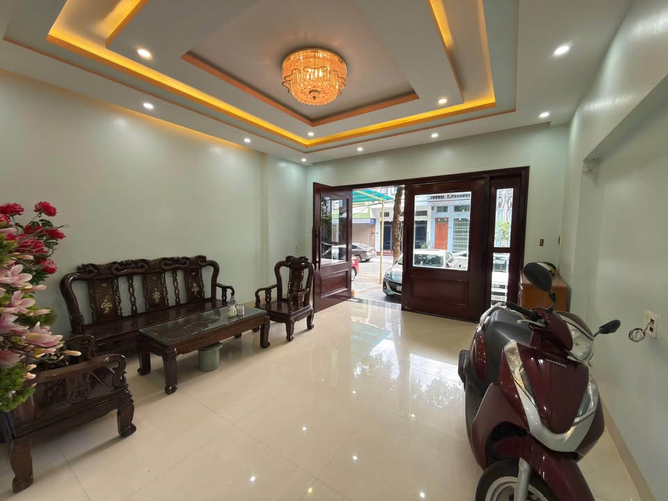 Nhà 3 tầng hướng Đông Nam tại đường An Lạc, Lào Cai chỉ 4,1 tỷ - Đầu tư sinh lời ngay!