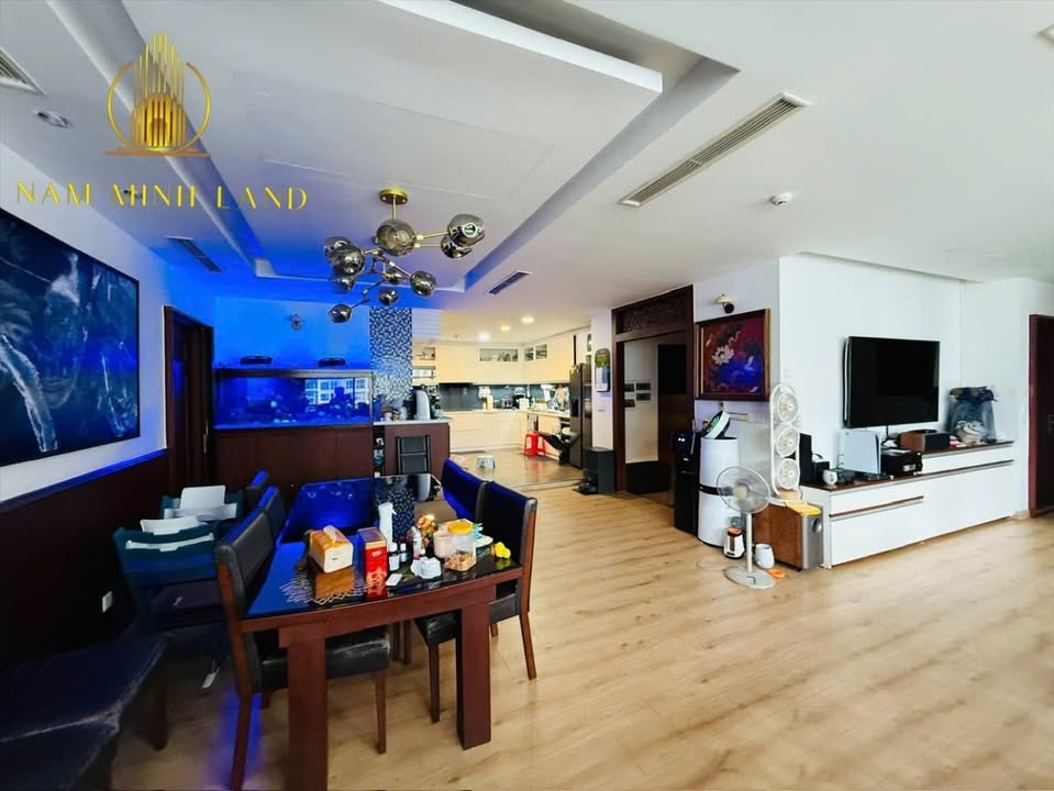 Penthouse Saigon Pearl Bình Thạnh 220m² giá 50 triệu - Đầy đủ tiện nghi, sẵn sàng vào ở!