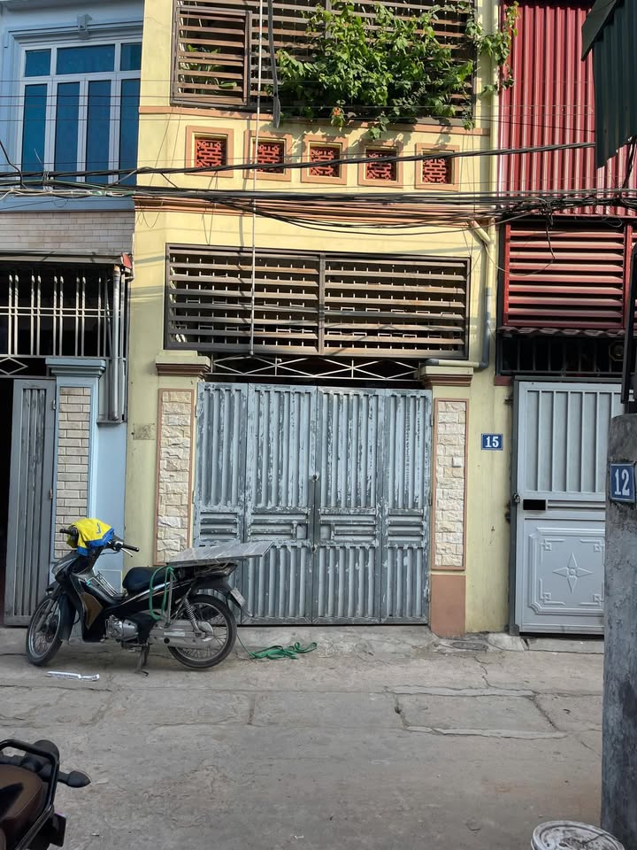 Nhà 3 tầng Liên Ninh - Thanh Trì 44m² giá 5 tỷ - Sẵn sàng vào ở!