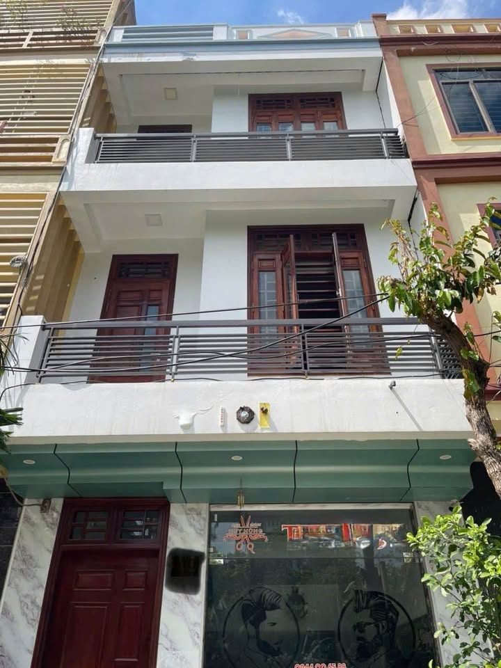 Nhà 3 tầng cốt lệch đường Nguyễn Phúc Chu, TP. Thanh Hóa 75m² giá 5 tỷ - Ô tô vào tận nhà!